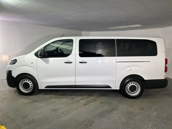 Seat  1.5 1000 Bluehdi 100 9 Seat Minibus Enterprise Edi CF23LWK  #4