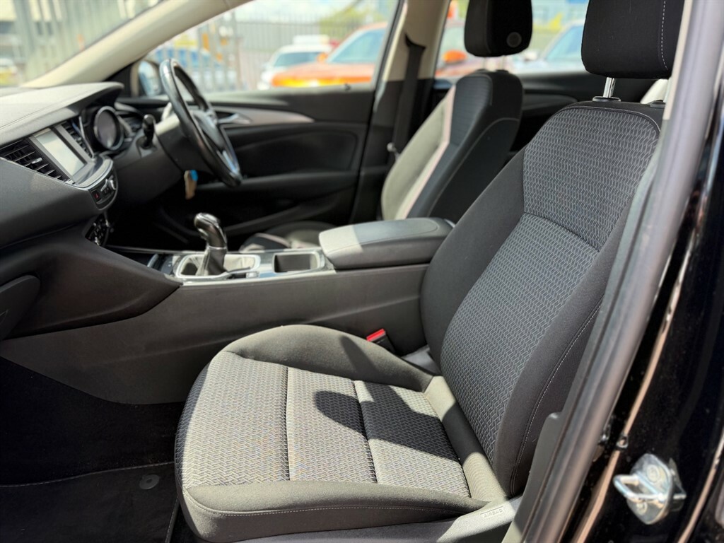 Vauxhall Insignia Insignia White #23