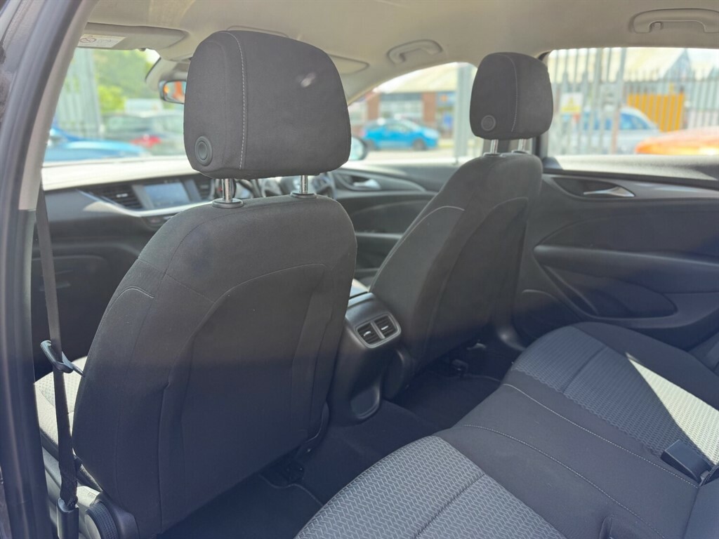 Vauxhall Insignia Insignia White #25