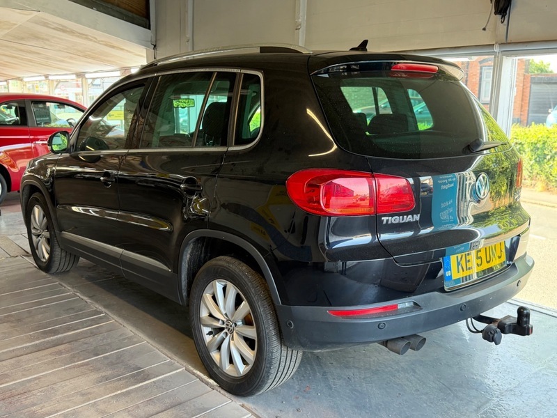 Volkswagen Tiguan 2.0 Tdi Bluemotion Tech Black #2