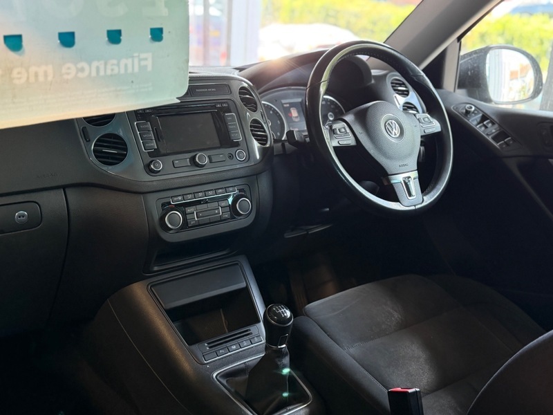 Volkswagen Tiguan 2.0 Tdi Bluemotion Tech Black #4