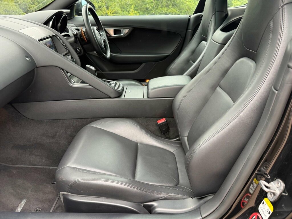 Jaguar F-Type 2L R-dynamic Blue #22