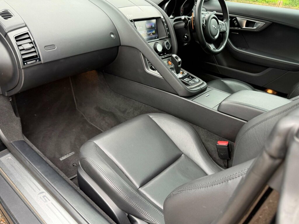 Jaguar F-Type 2L R-dynamic Blue #23