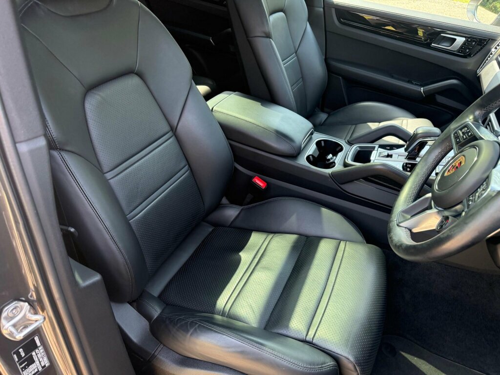 Porsche Cayenne S Tiptronic S White #17