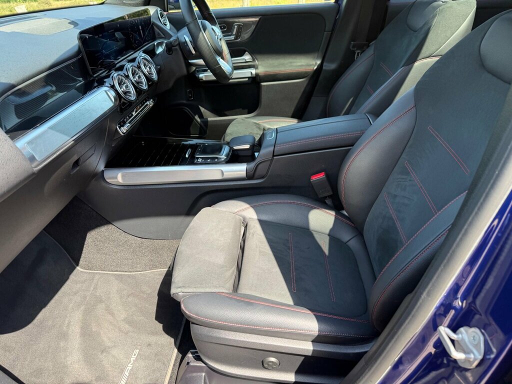 Mercedes-Benz GLB Class Glb 200 Amg Line Premium Blue #25