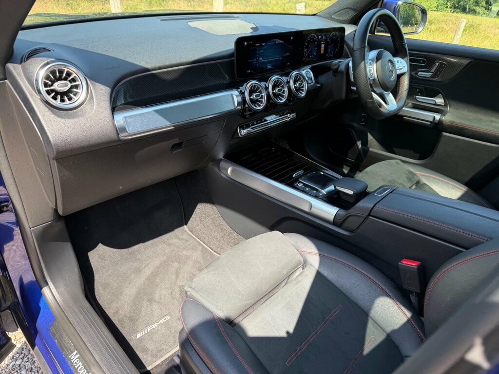 Mercedes-Benz GLB Class Glb 200 Amg Line Premium Blue #26