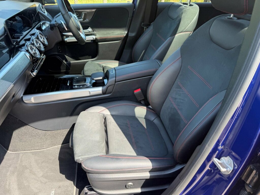 Mercedes-Benz GLB Class Glb 200 Amg Line Premium Blue #24