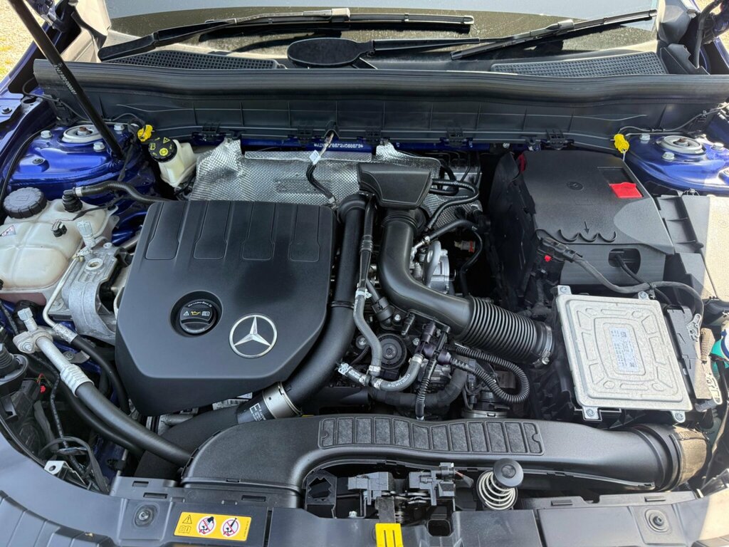 Mercedes-Benz GLB Class Glb 200 Amg Line Premium Blue #31