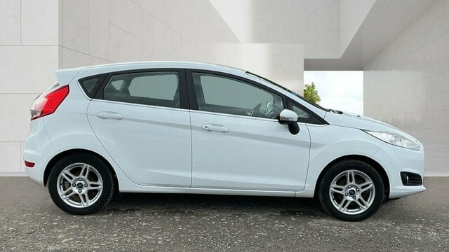Ford Fiesta 1.0T Ecoboost Zetec Hatchback White #5
