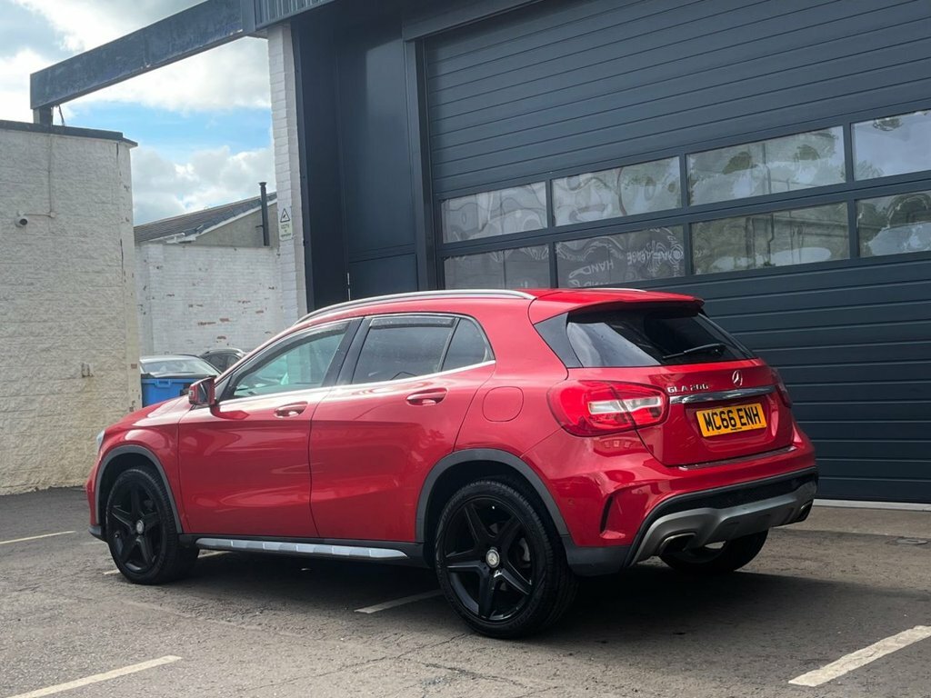 Mercedes-Benz GLA Class 1.6L Amg Line Red #3