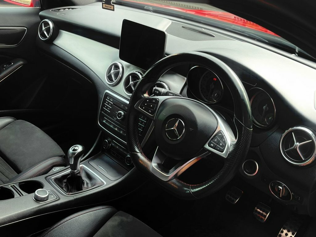 Mercedes-Benz GLA Class 1.6L Amg Line Red #5