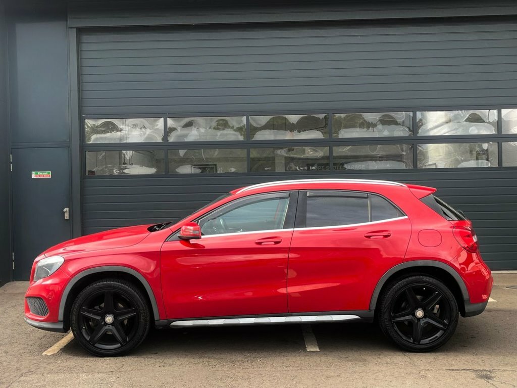 Mercedes-Benz GLA Class 1.6L Amg Line Red #2