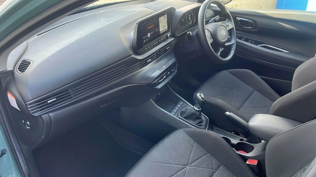 Hyundai Bayon 1L Premium Green #6