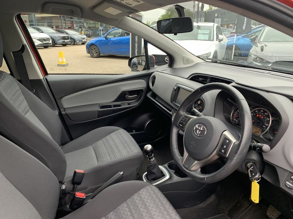 Toyota Yaris 1.33 Dual Vvt-i Icon Hatchback E Red #3