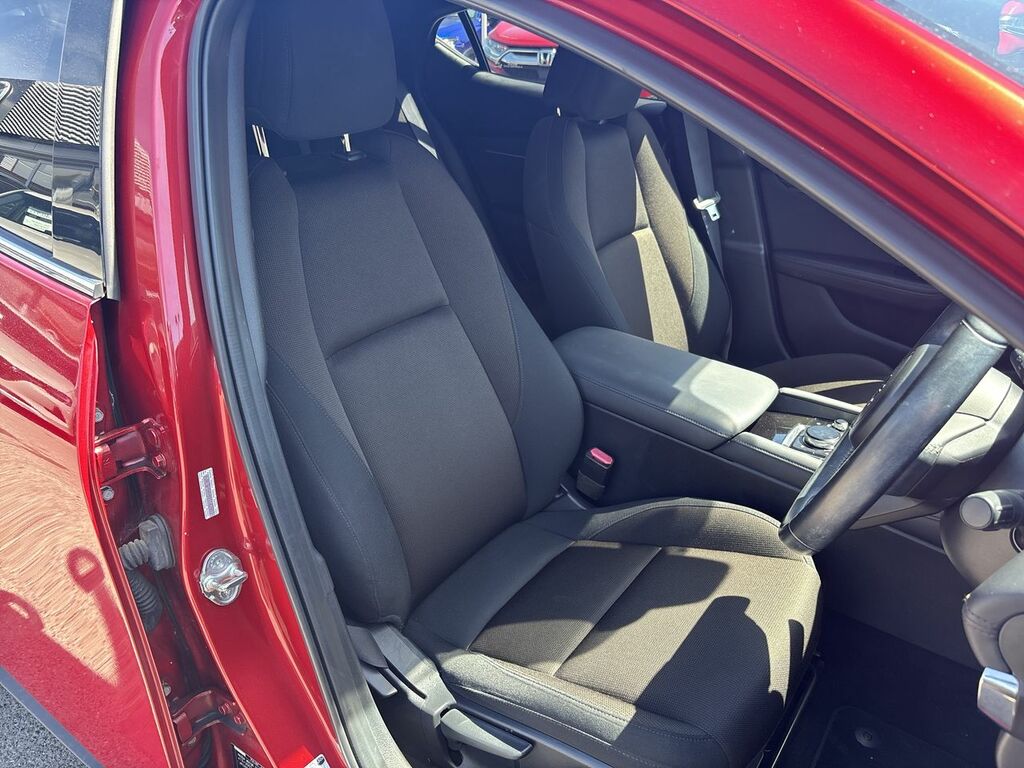 Mazda 3 Mazda Hatchback Sport Lux Silver #10