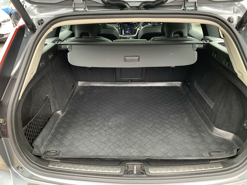 Volvo V60 2.0 T5 250 R Design Plus Grey #10