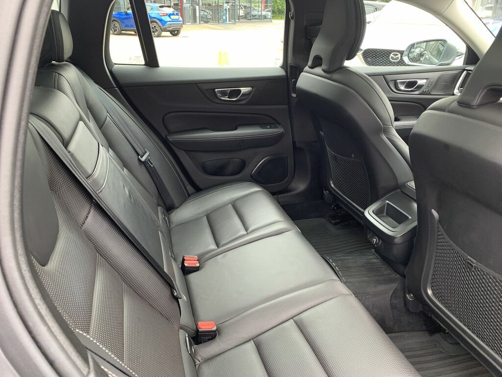 Volvo V60 2.0 T5 250 R Design Plus Grey #9