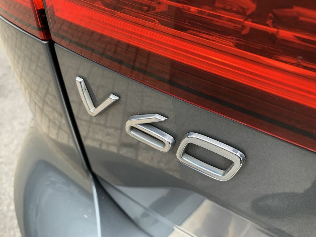 Volvo V60 2.0 T5 250 R Design Plus Grey #31