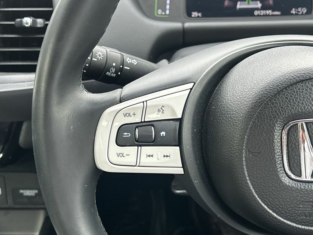Honda Jazz Crosstar Advance White #35