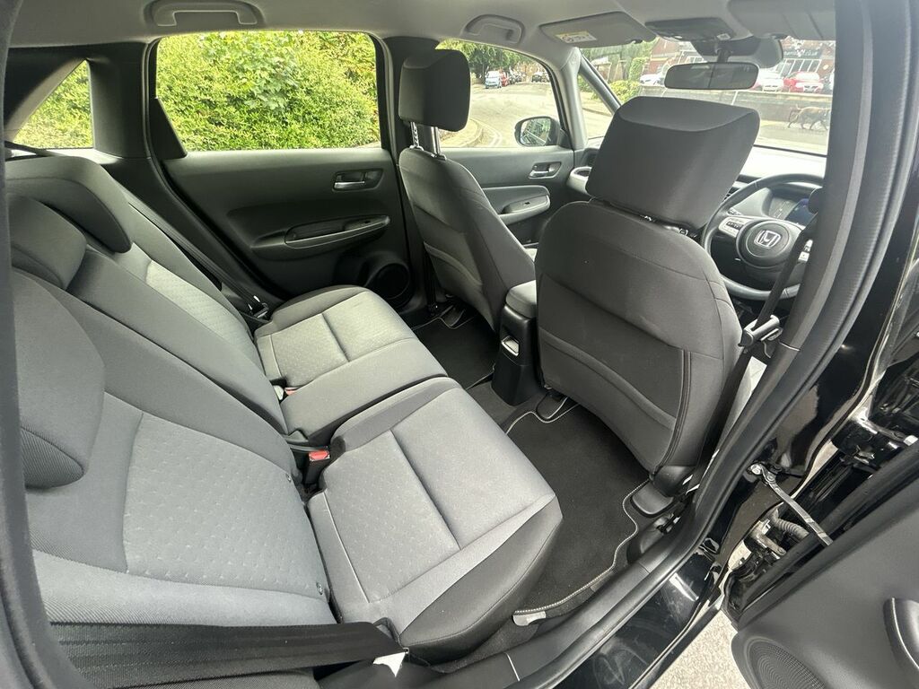 Honda Jazz Crosstar Advance White #21