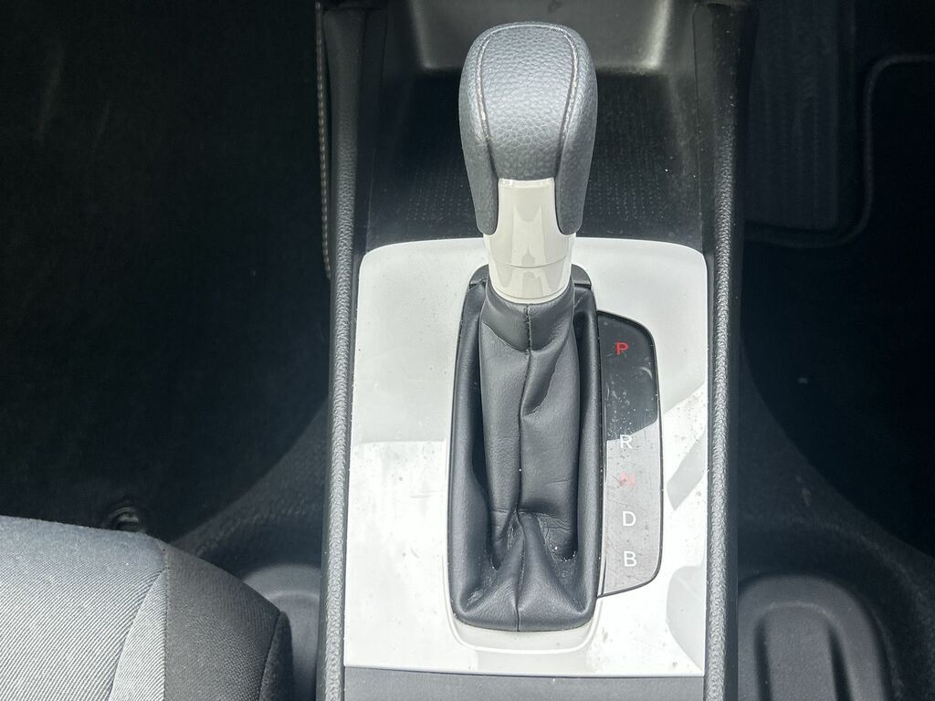 Honda Jazz Crosstar Advance White #28