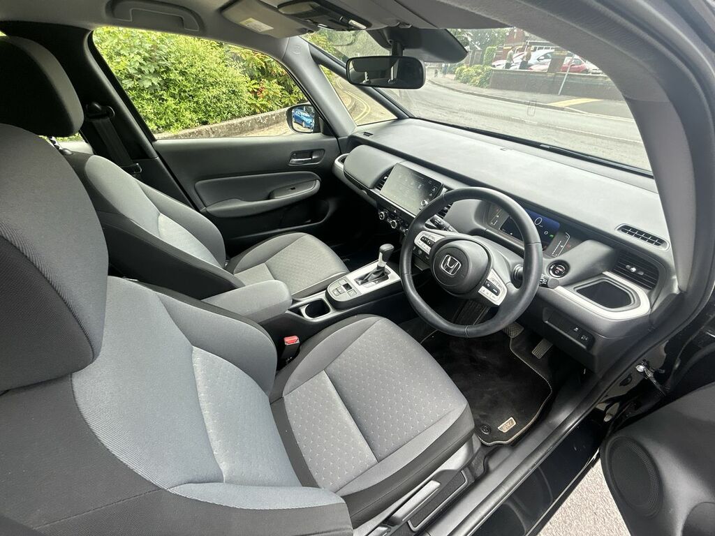 Honda Jazz Crosstar Advance White #20