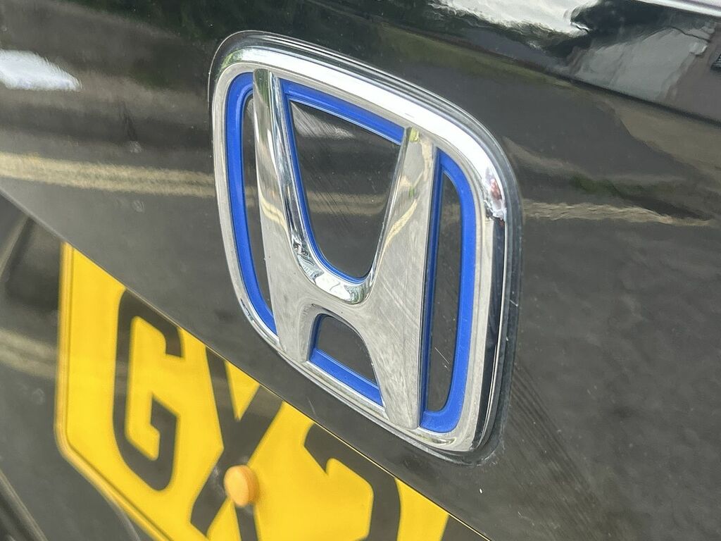 Honda Jazz Crosstar Advance White #40