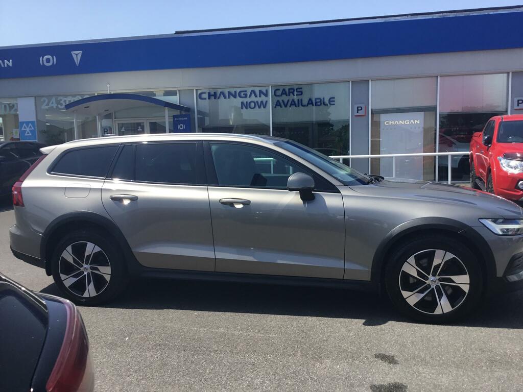 Volvo V60 Cross Country 2.0 B4 Mhev Estate Hybrid Awd Euro Grey #2