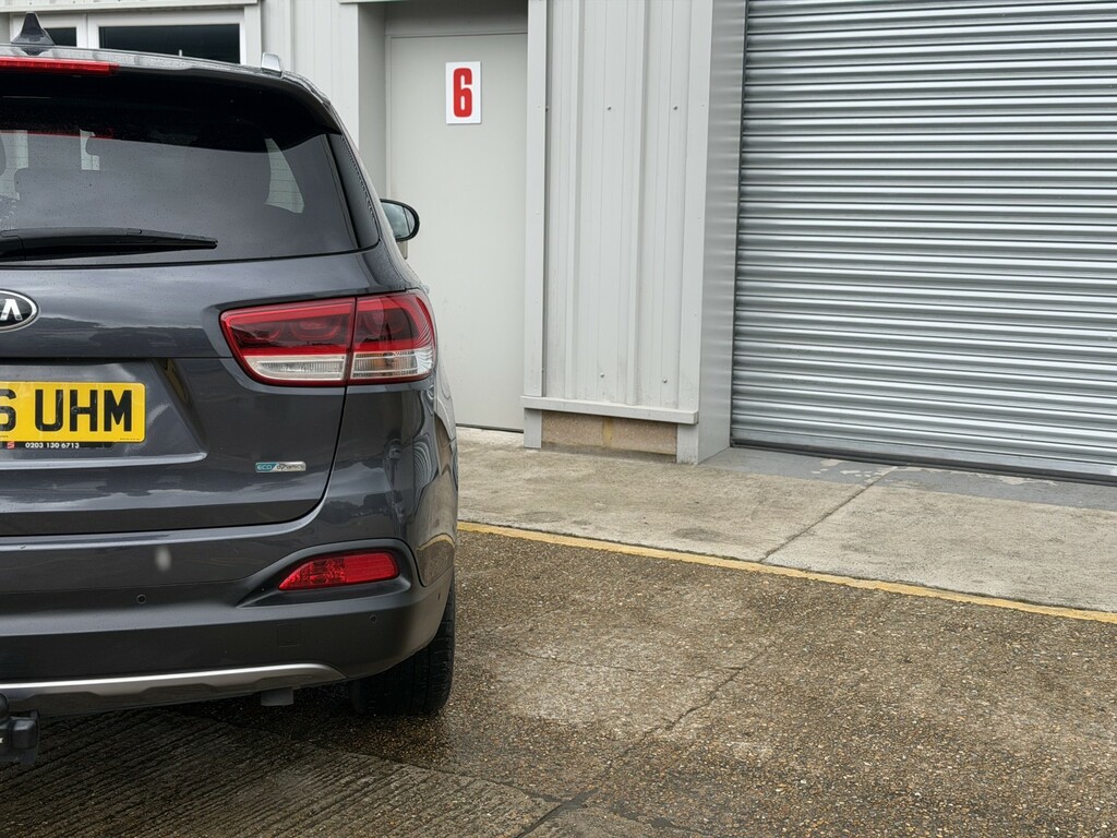 Kia Sorento Suv Black #18