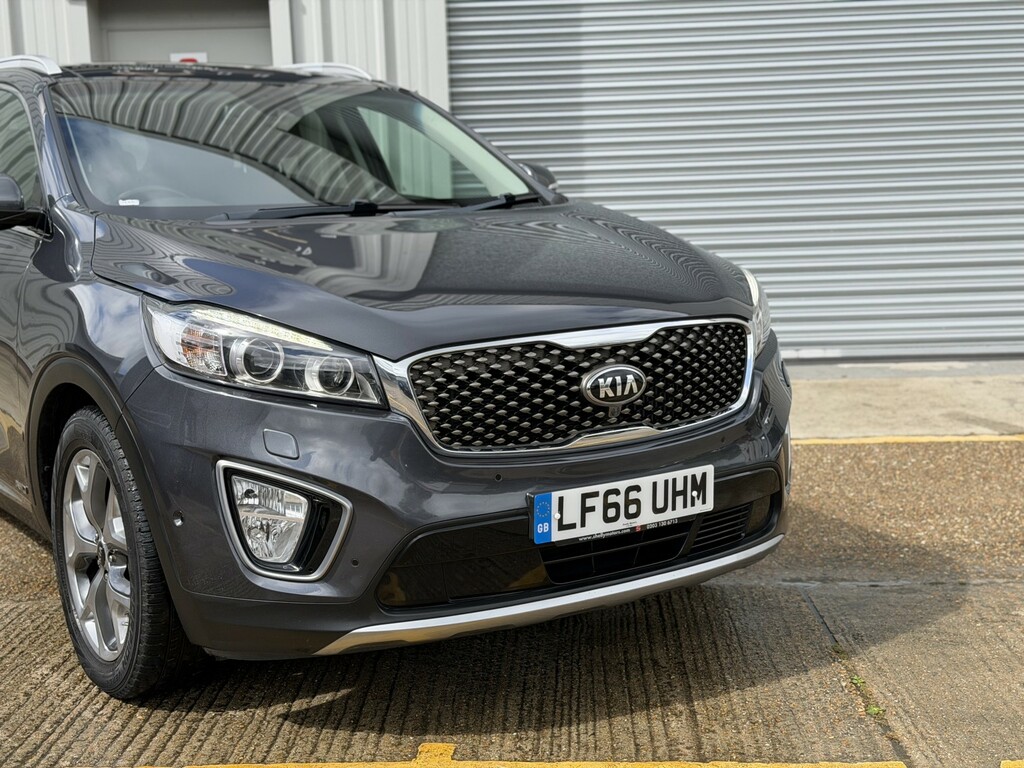 Kia Sorento Suv Black #13