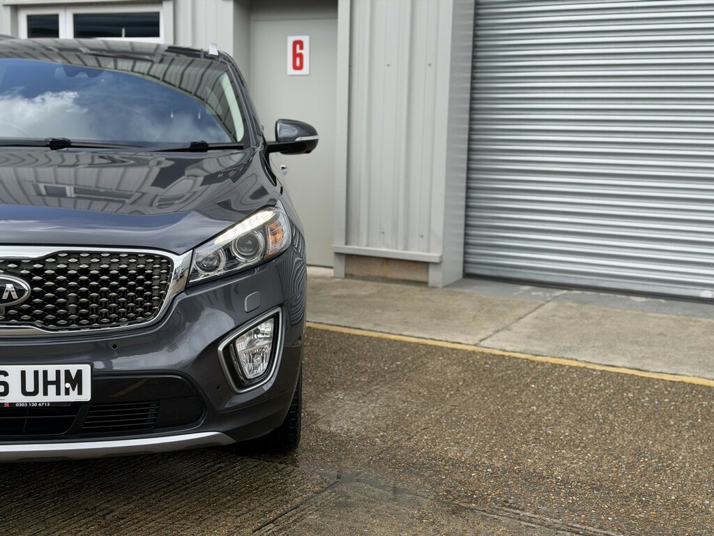 Kia Sorento Suv Black #17