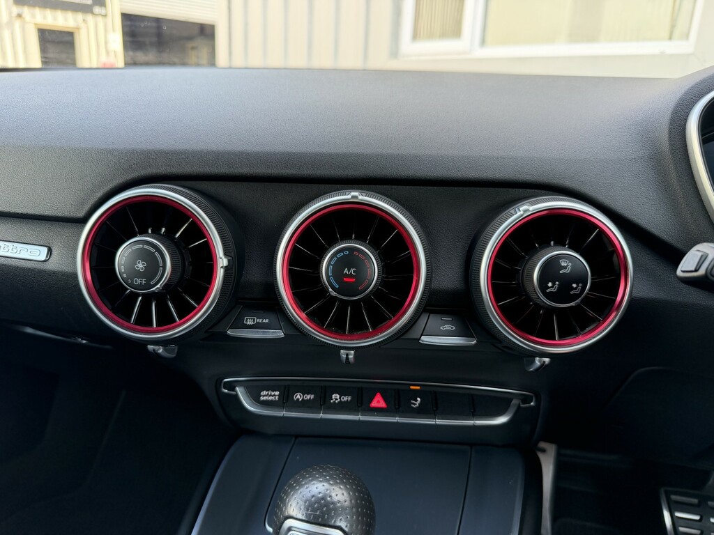 Audi TT 1.8T Fsi Black Edition S Tronic White #49