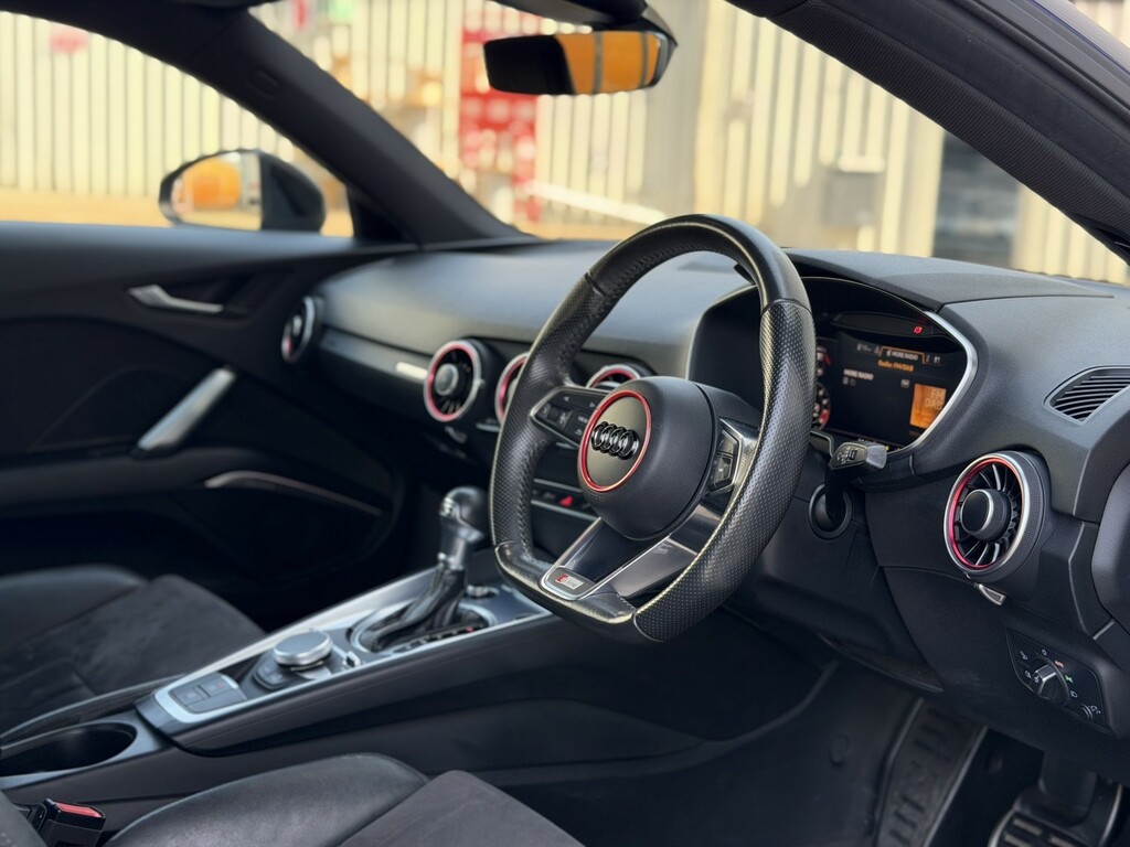 Audi TT 1.8T Fsi Black Edition S Tronic White #31