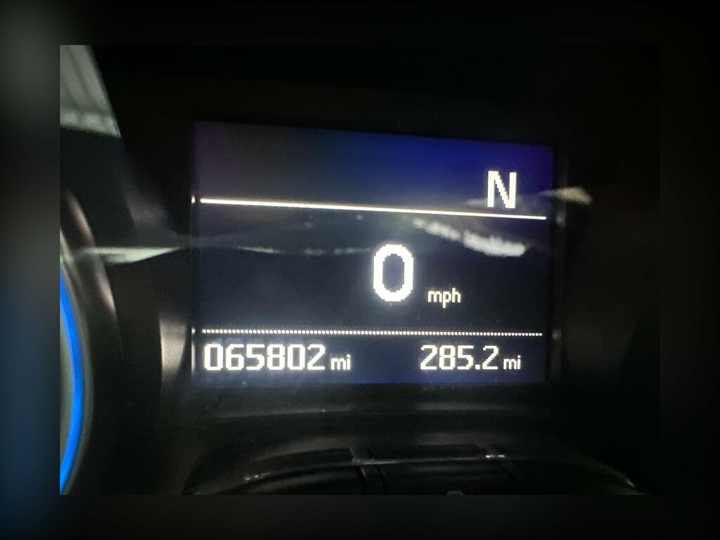 Peugeot 2008 Active White #19