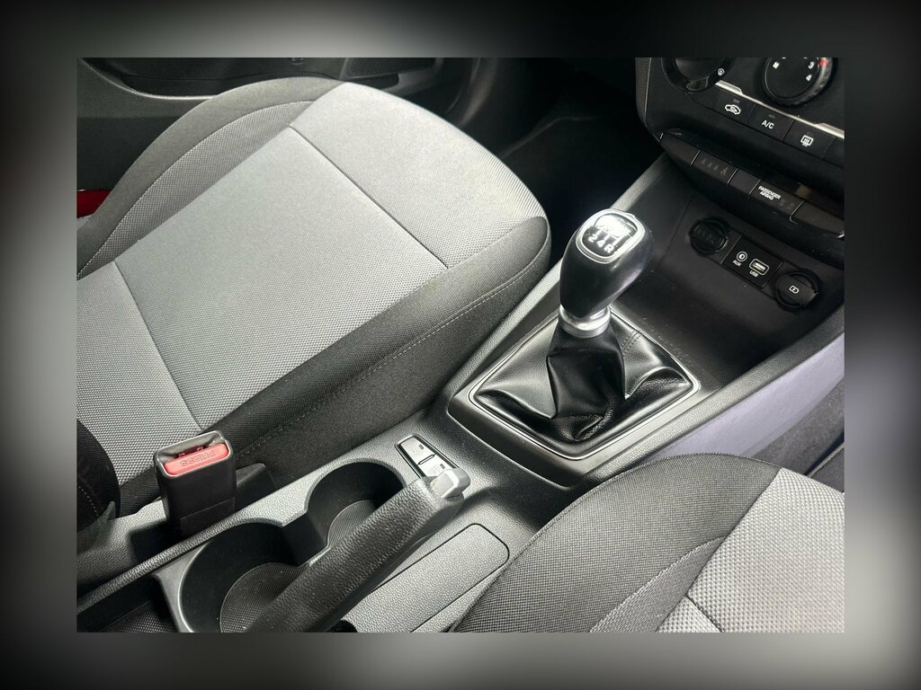 Hyundai I20 1.2 Go Se Hatchback #24