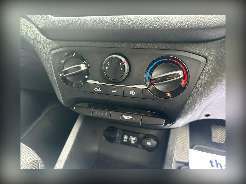 Hyundai I20 1.2 Go Se Hatchback #22