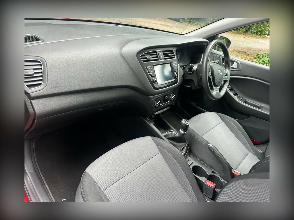 Hyundai I20 1.2 Go Se Hatchback #25
