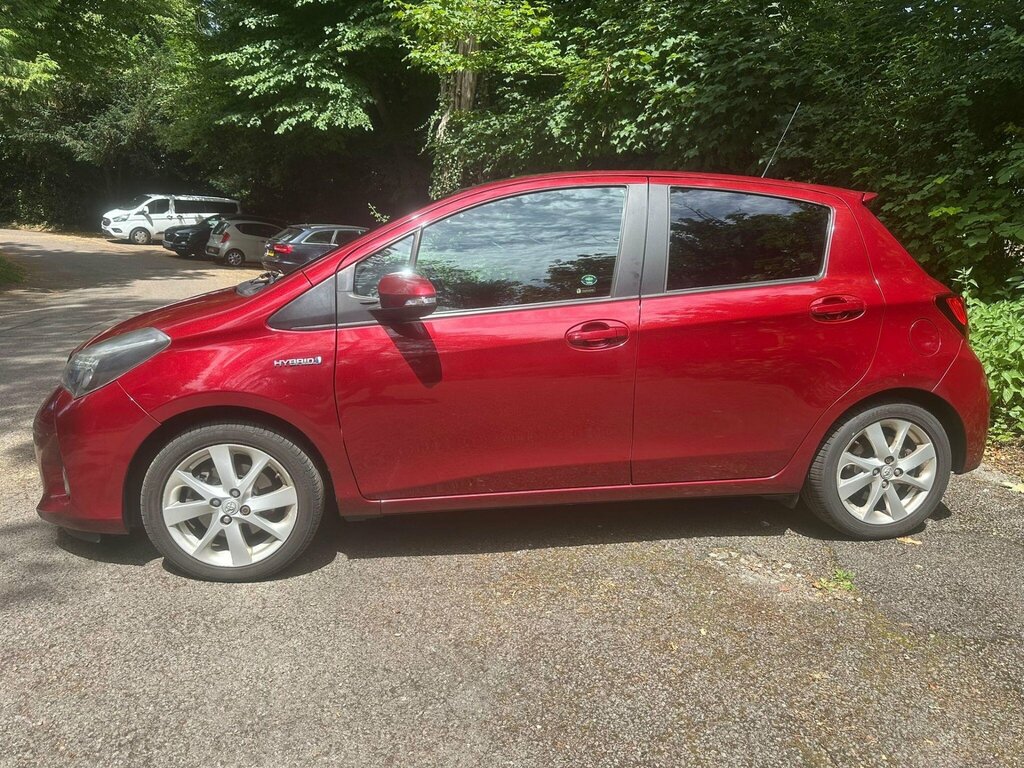 Toyota Yaris 1.5 Vvt-h Excel E-cvt Euro 6 Ss 15In Alloy Red #2