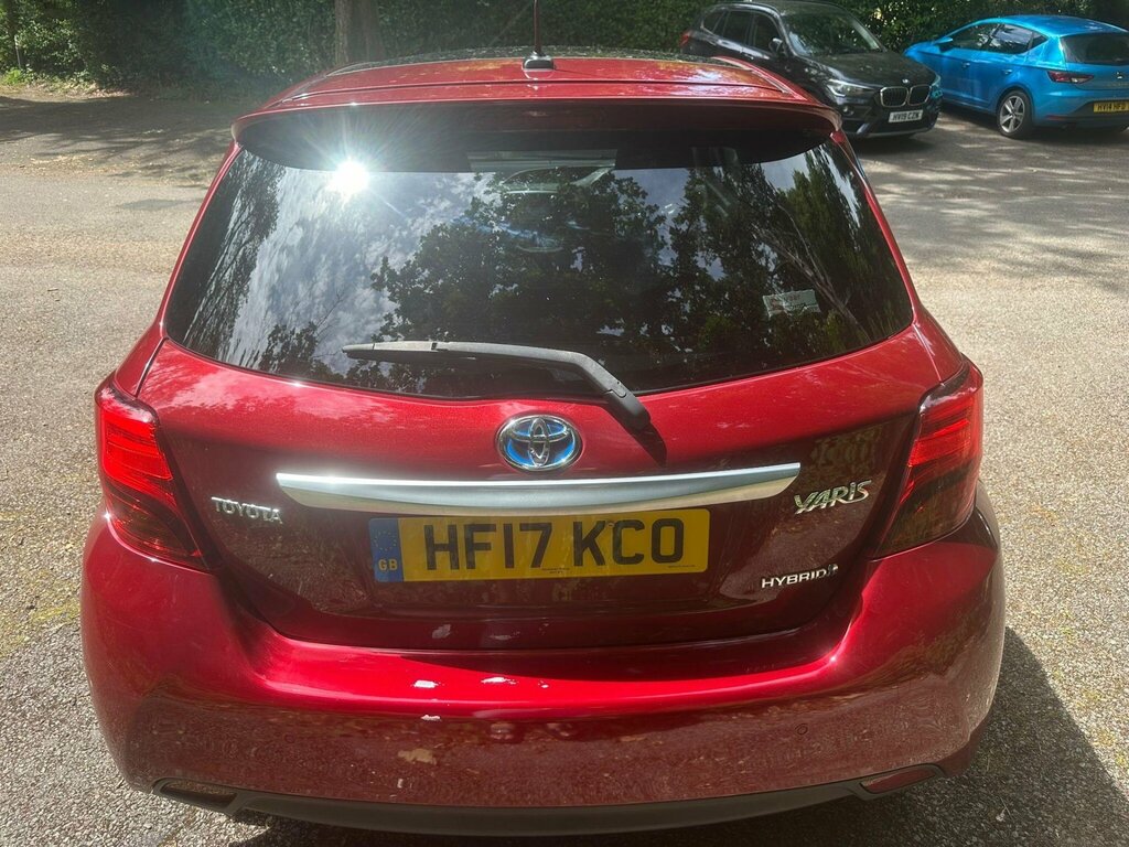Toyota Yaris 1.5 Vvt-h Excel E-cvt Euro 6 Ss 15In Alloy Red #4