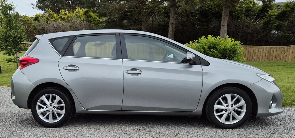 Toyota Auris Hatchback 1.3 Dual Vvt-i Icon 2013 FG63HBF Grey #2