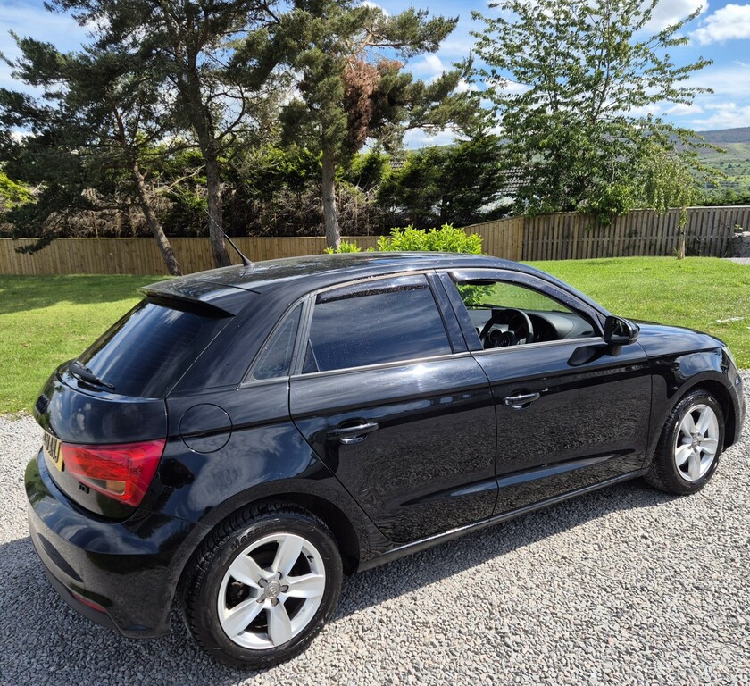 Audi A1 Hatchback 1.6 Tdi Se 2015 Black #2
