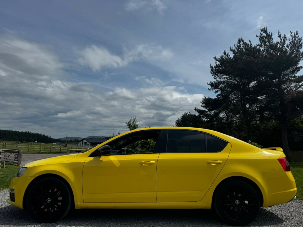 Skoda Octavia 2.0 Tdi Vrs Yellow #6