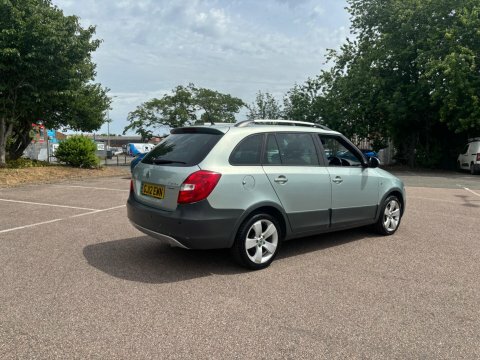Skoda Fabia 1.2 Tsi Scout GJ12EWN Green #5