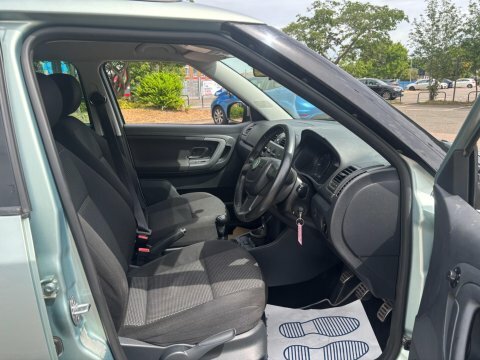 Skoda Fabia 1.2 Tsi Scout GJ12EWN Green #2