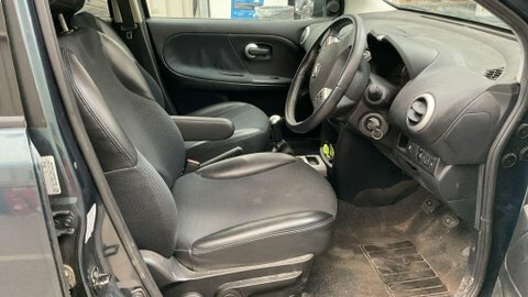 Nissan Note Note N-tec Red #11