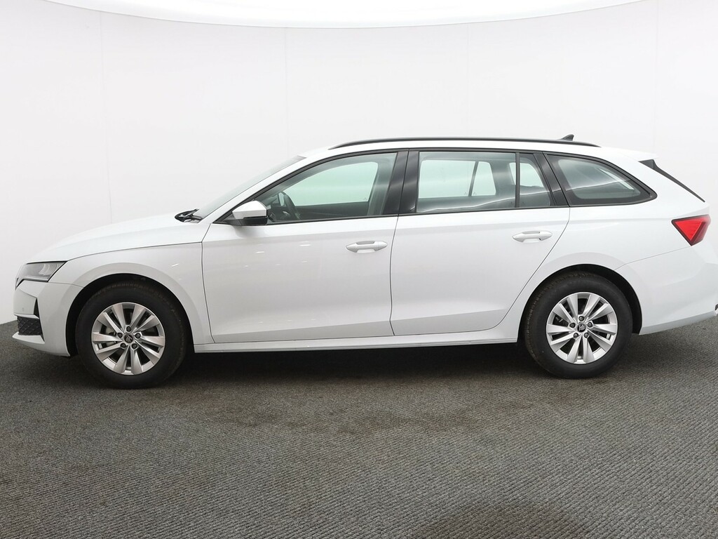 Skoda Octavia 1.5 Tsi Act Se Technology Estate White #4