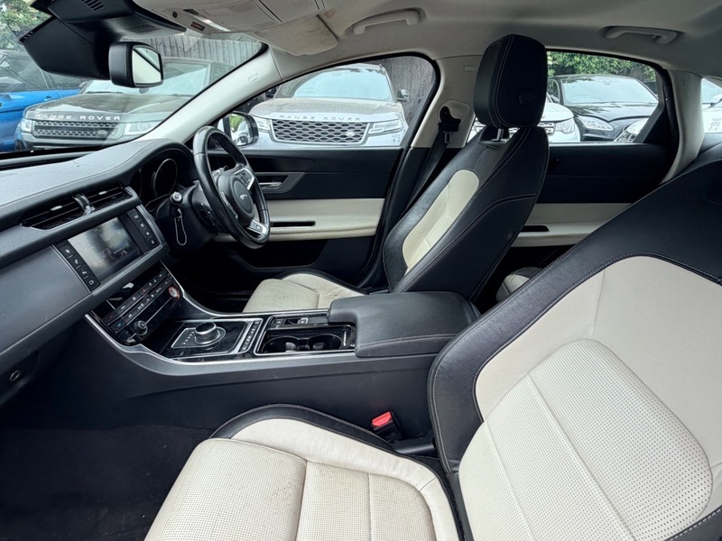 Jaguar XF D R-sport J10XFR White #6