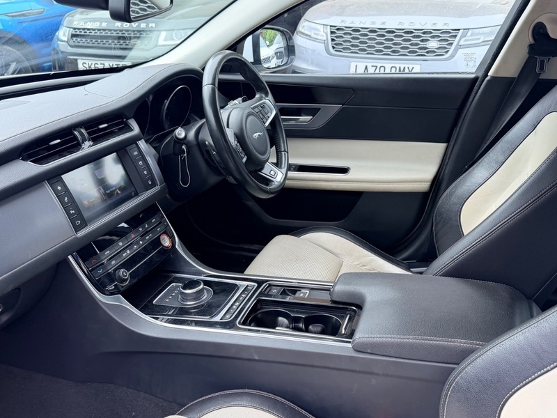 Jaguar XF D R-sport J10XFR White #2