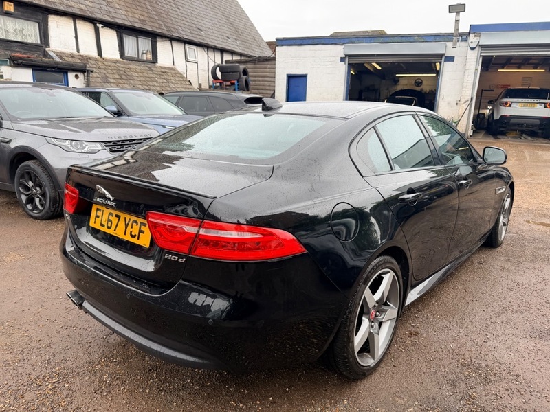Jaguar XE D R-sport Black #5