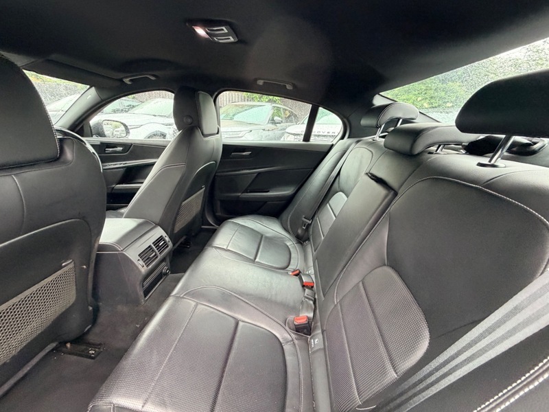Jaguar XE D R-sport Black #2